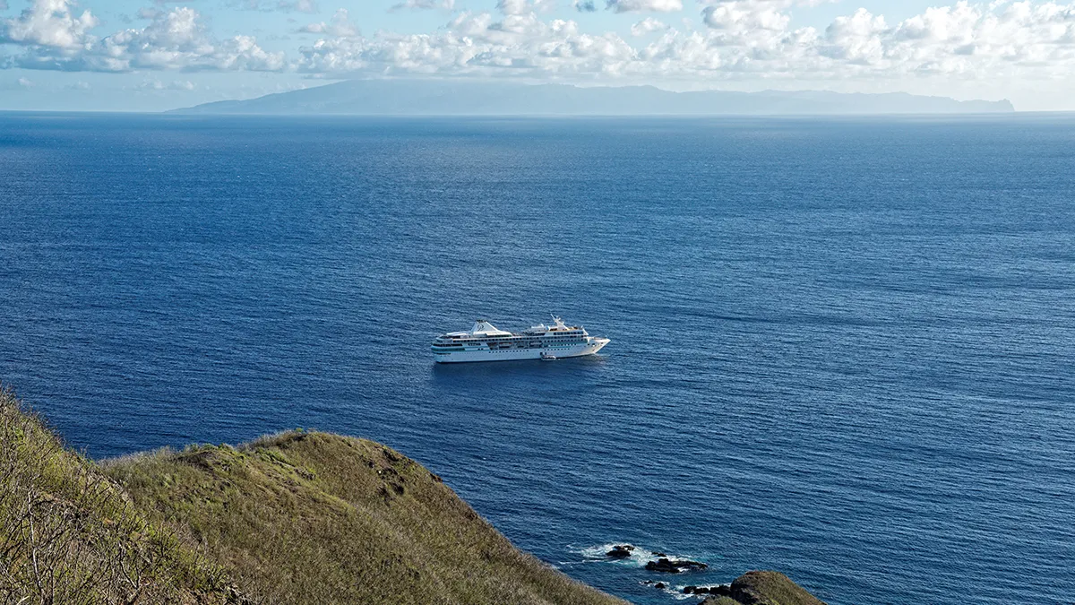 スコットダンは、土地と海を越えるブティック旅行体験を開始しています