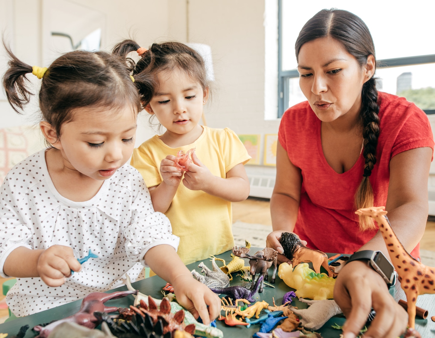 新しいヘルパーの到着に向けてお子様を準備する