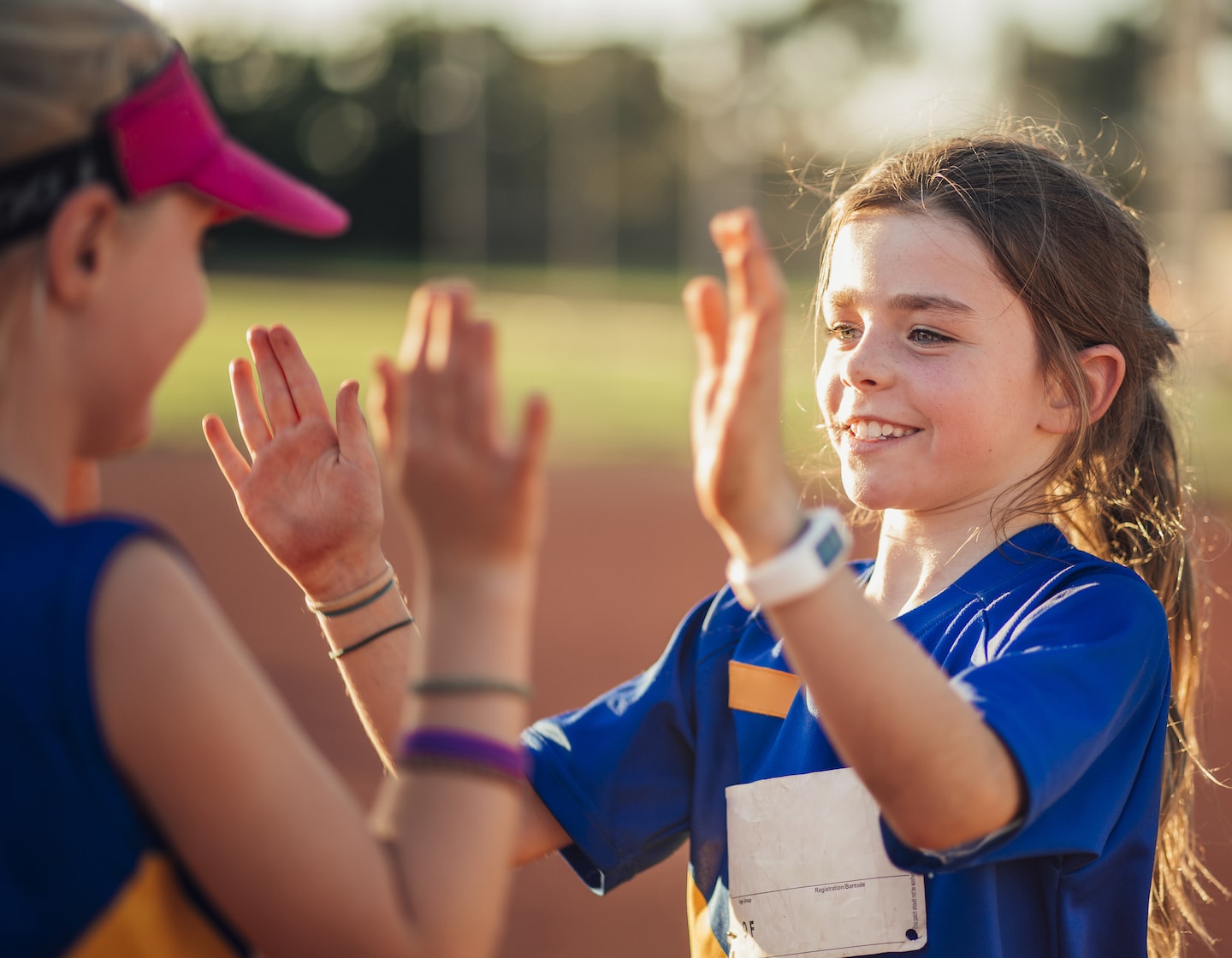 女の子にとって珍しいスポーツ: 「安全」ゾーンからの飛び出し