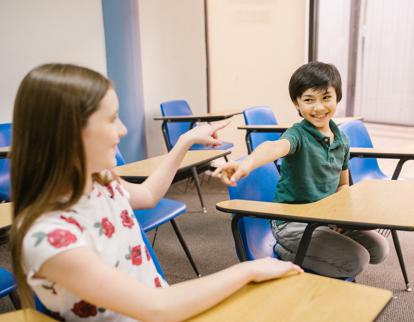 海外在住の子供たちに友達や香港に別れを告げるのを助ける方法