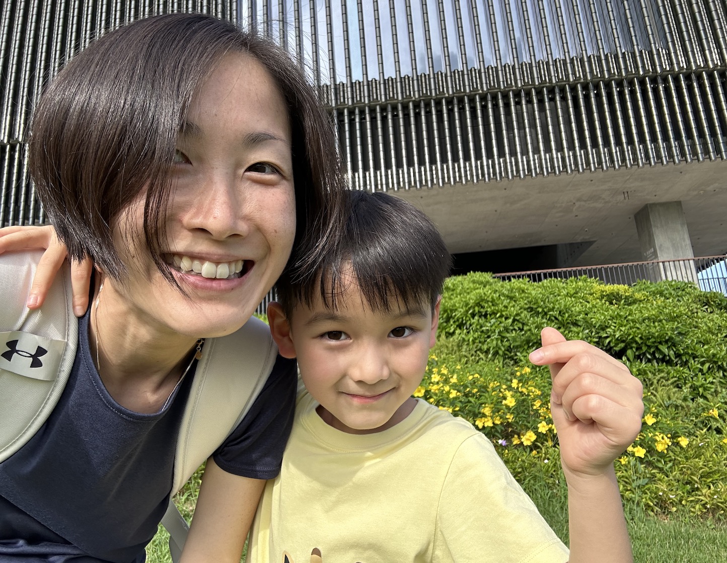 香港で自閉症児を育てる: MTR で歌う準備をしてください!