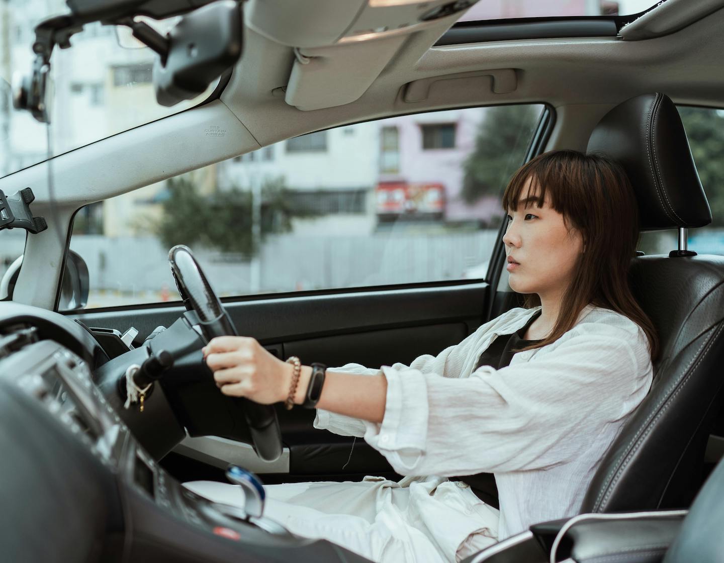 運転を学ぶ：香港の自動車学校、レッスン、インストラクター